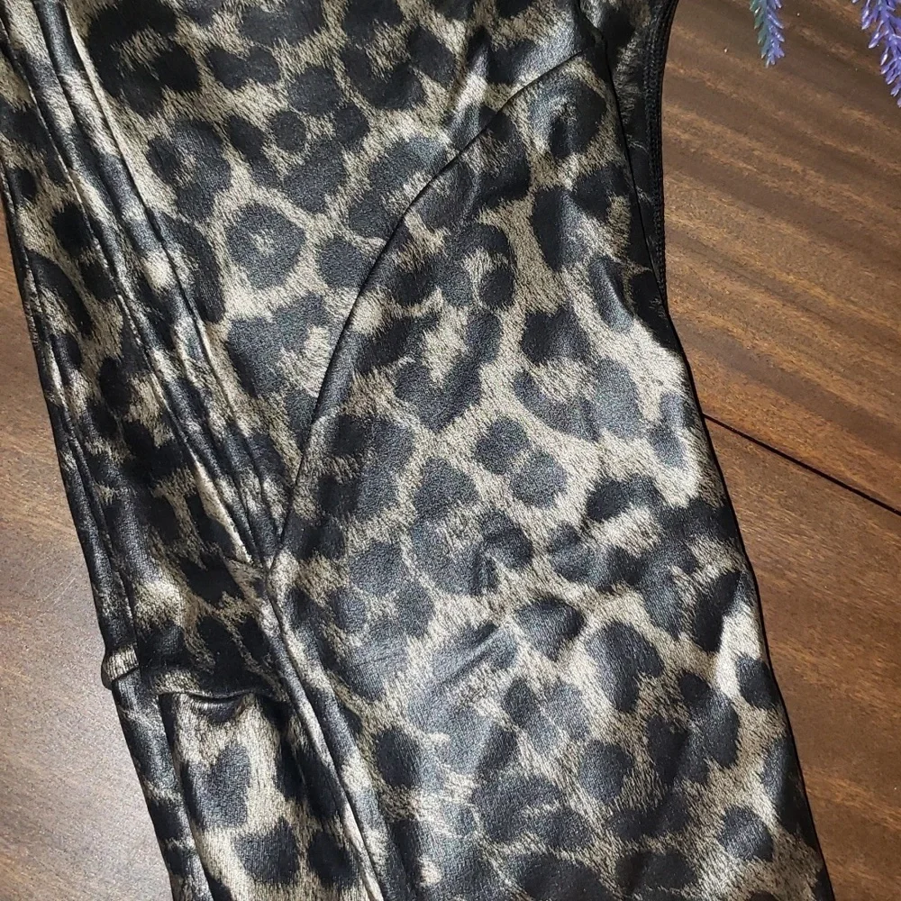 ASOS 2 Piece Set LEOPARD HIGH WAIST LEGGING AND TOP WITH MESH FRONT - Picture 10 of 11